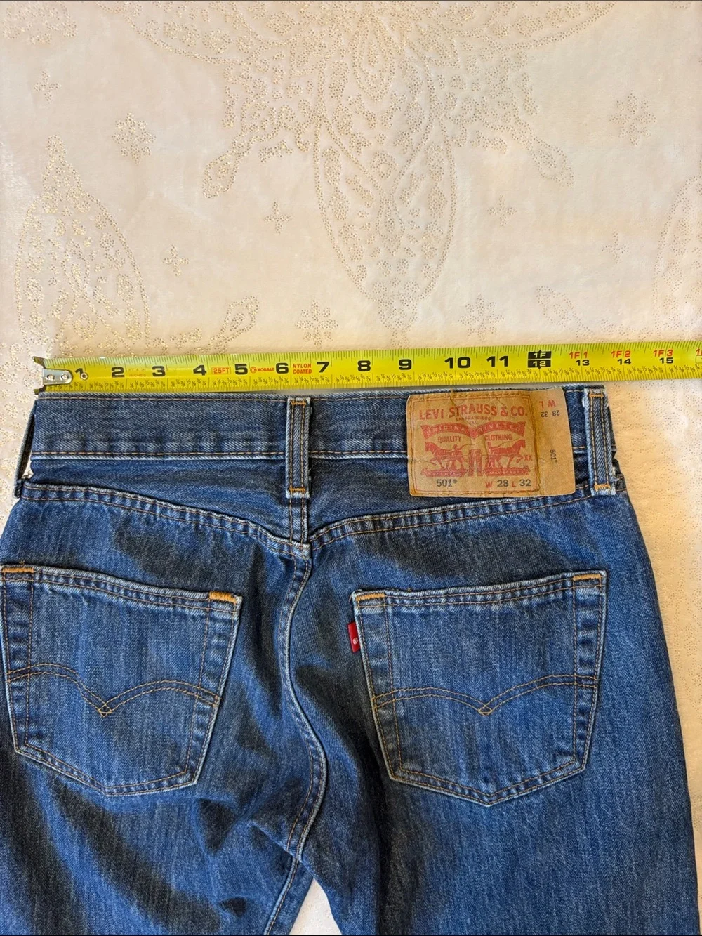 Classic 501 Levi's Men's Straight Jeans - Deep Blue Denim 100% Cotton    28X32